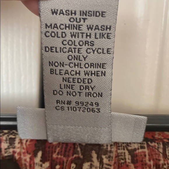 NWOT Catherine’s Light weight top - Picture 9 of 9